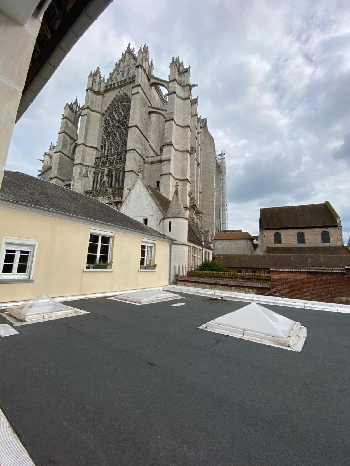 Appartement Hyper-Centre Vue Cathedrale Beauvais Exterior foto